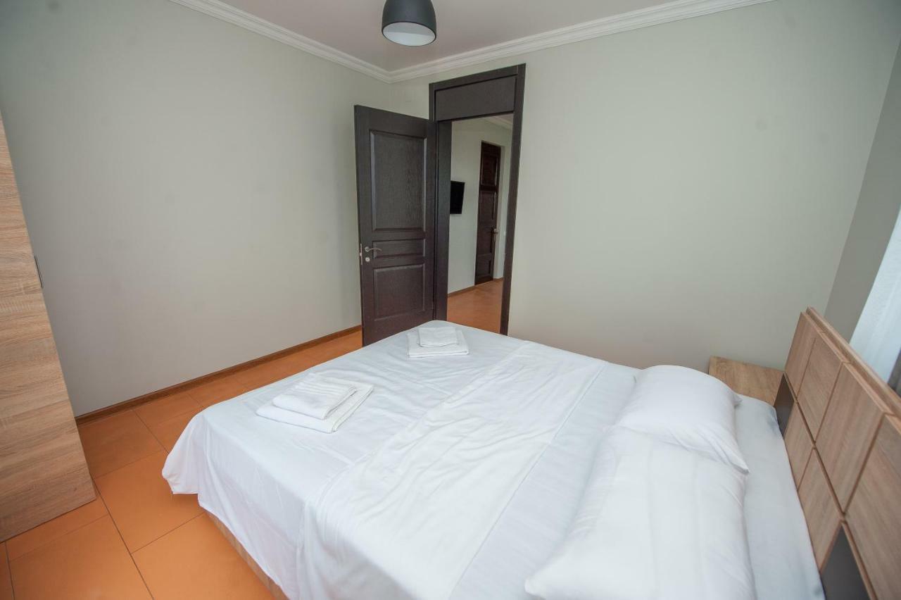 Hotel Cosmos Batumi Esterno foto