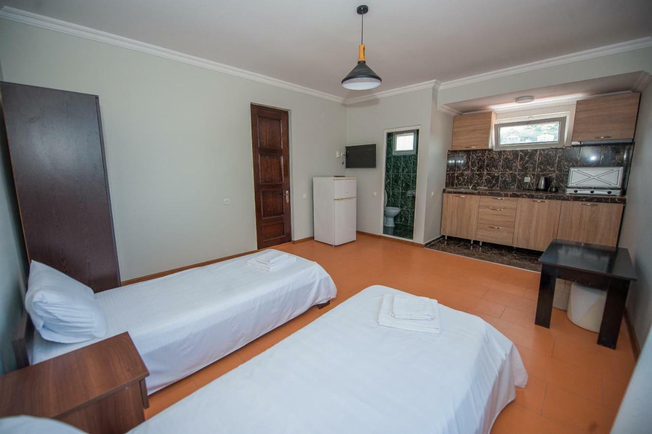 Hotel Cosmos Batumi Esterno foto