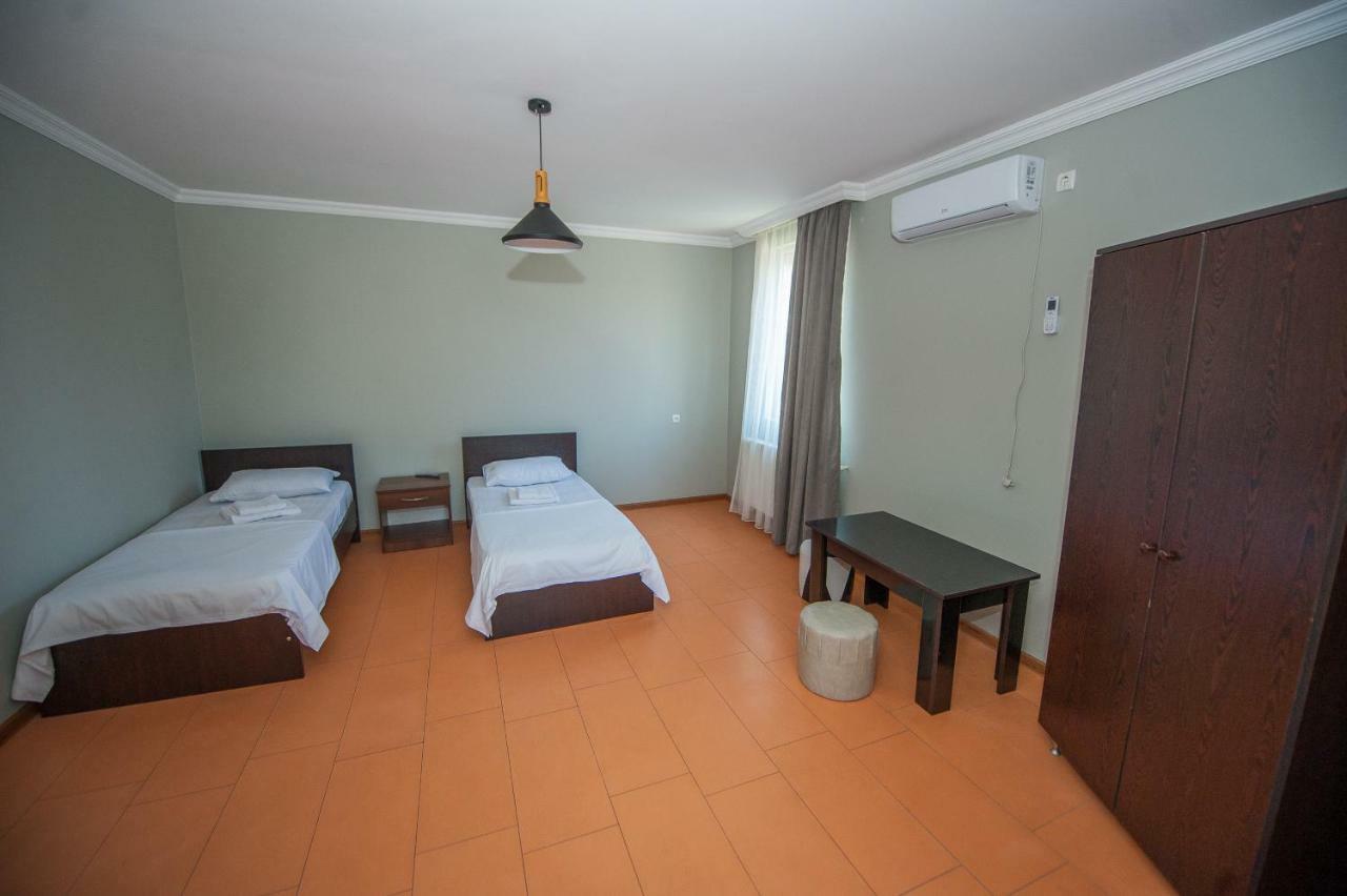 Hotel Cosmos Batumi Esterno foto