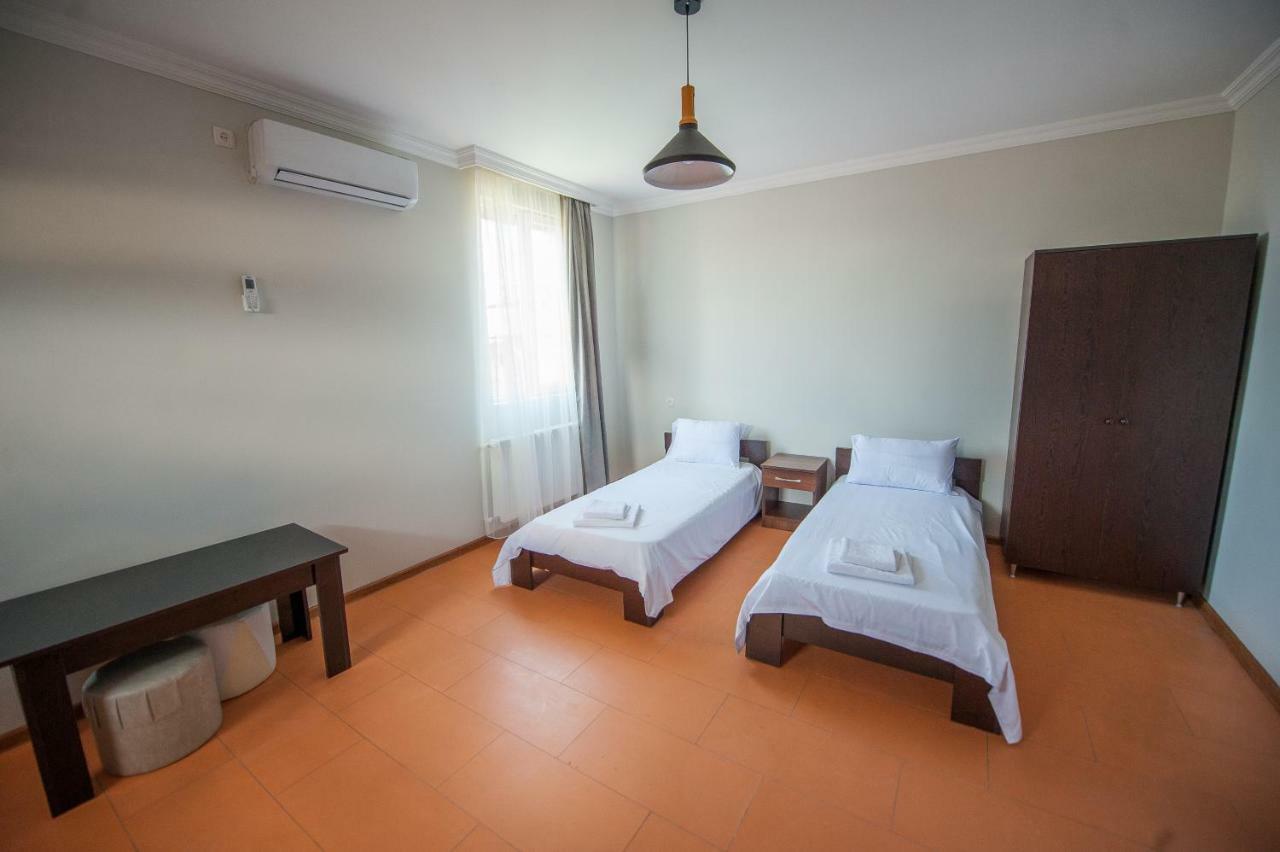 Hotel Cosmos Batumi Esterno foto